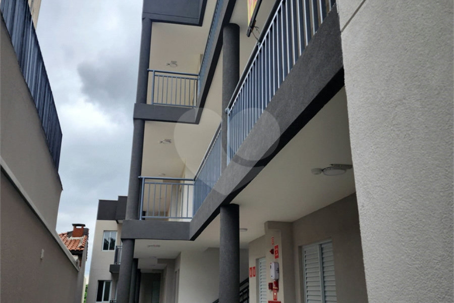 Casa à venda com 2 quartos, sendo 1 suíte, no condomínio Residencial Sanches, São Paulo - SP