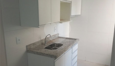 Casa em condomínio para alugar com 2 quartos em Vila Germinal, São Paulo, SP