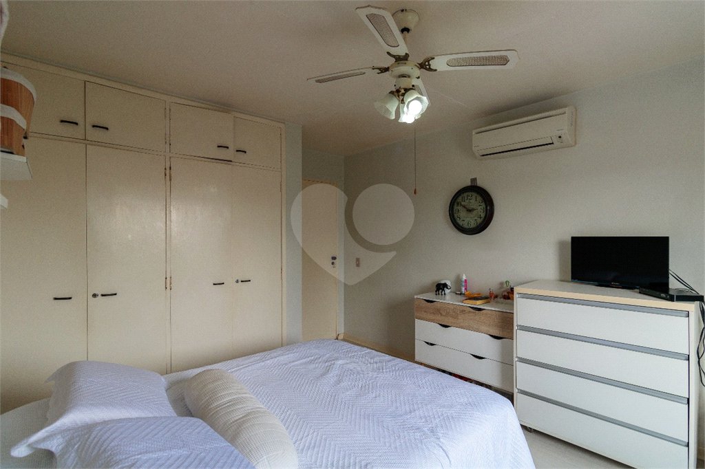 Casa à venda com 4 quartos, sendo 3 suítes, em Jardim Panorama, São Paulo, SP