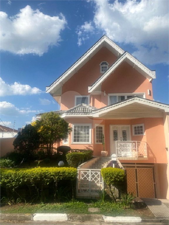 Casa à venda com 4 quartos, sendo 3 suítes, em Jardim Maia, Guarulhos, SP