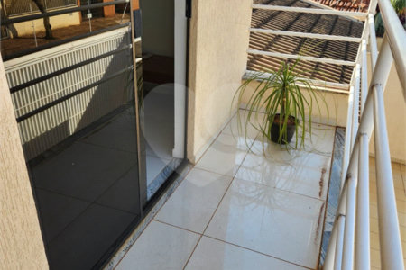 Casa à venda ou para alugar com 3 quartos, sendo 1 suíte, em Jardim Primavera, Araraquara, SP