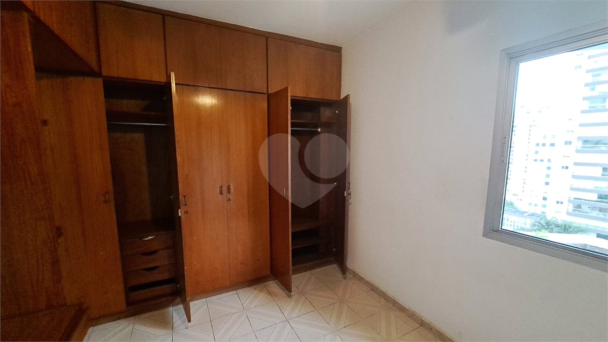 Apartamento à venda com 3 quartos, sendo 1 suíte, em Vila Mariana, São Paulo, SP