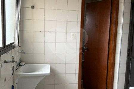 Apartamento à venda com 3 quartos, sendo 1 suíte, no Centro, Suzano, SP