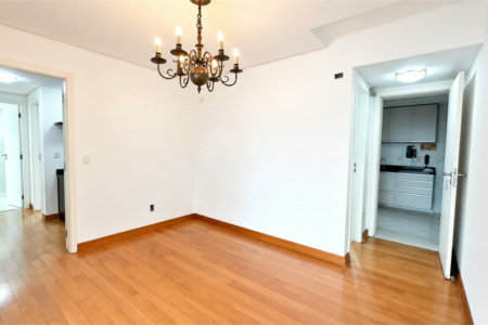 Apartamento à venda com 3 quartos, sendo 1 suíte, em Jardim das Acácias, São Paulo, SP