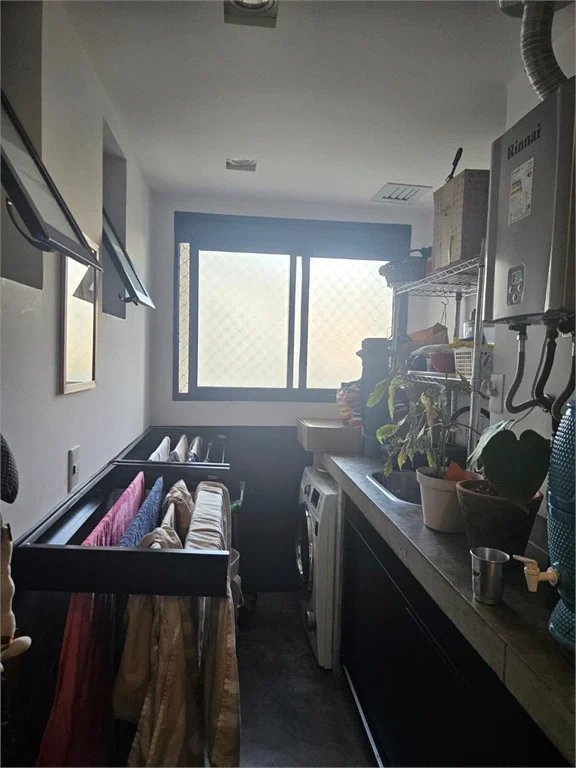 Apartamento à venda com 2 quartos, sendo 1 suíte, em Pinheiros, São Paulo, SP