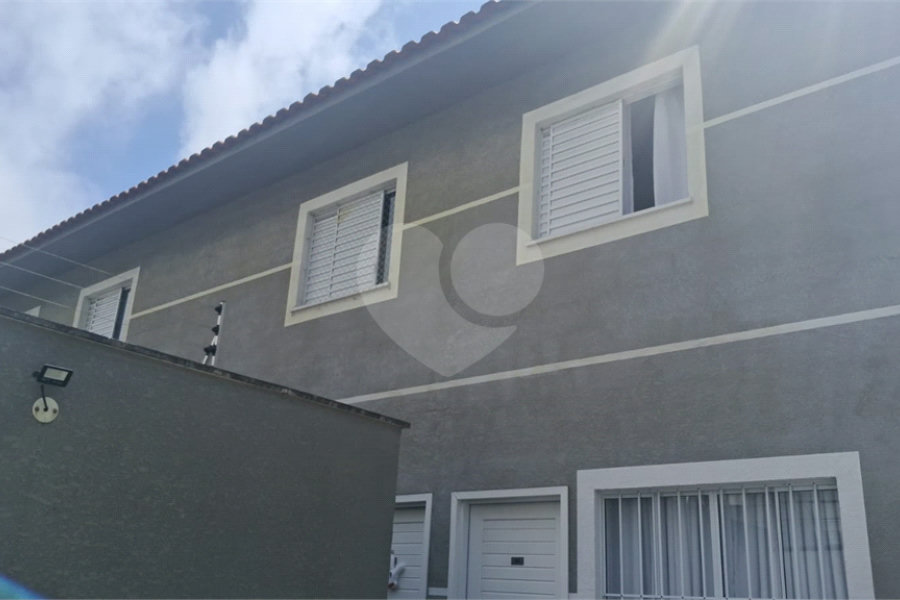 Casa à venda com 2 quartos, sendo 1 suíte, no condomínio Tanque Velho, São Paulo - SP