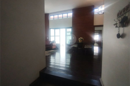 Casa à venda com 5 quartos, sendo 1 suíte, em Parque da Lagoa, Itapetininga, SP