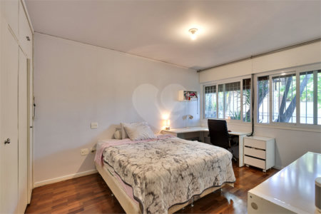 Casa à venda com 4 suítes em Jardim Cordeiro, São Paulo, SP