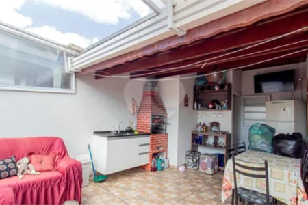 Casa à venda com 2 suítes no condomínio Residencial Flor de Lis, São Paulo - SP
