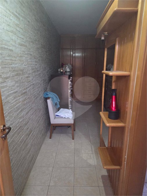 Sobrado à venda com 4 quartos, sendo 1 suíte, em Vila Graciosa, São Paulo, SP