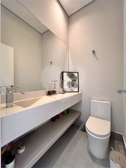 Casa à venda com 3 suítes no condomínio Residencial Mont'alcino, Valinhos - SP