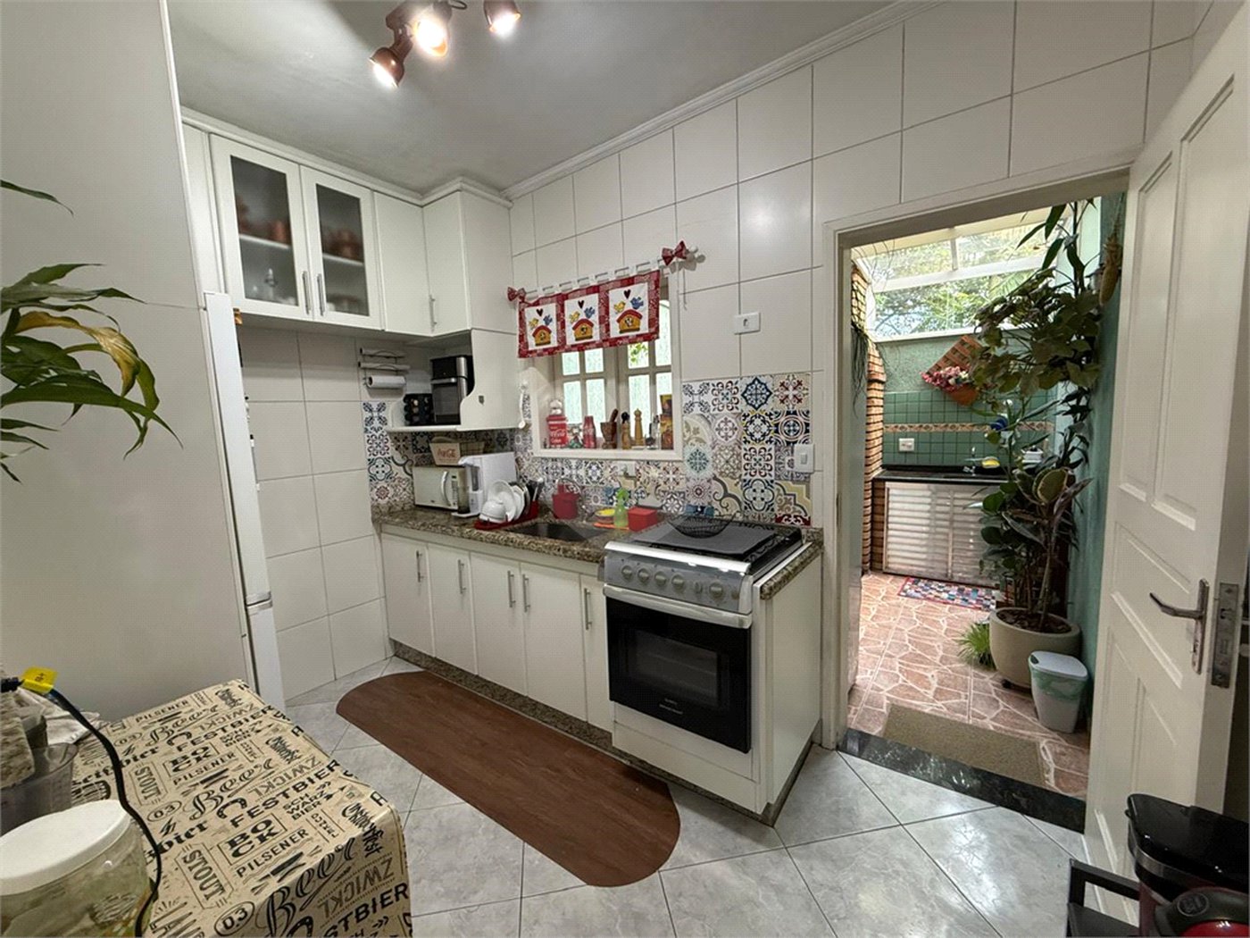 Casa à venda com 2 suítes no condomínio Village Palmas, São Paulo - SP