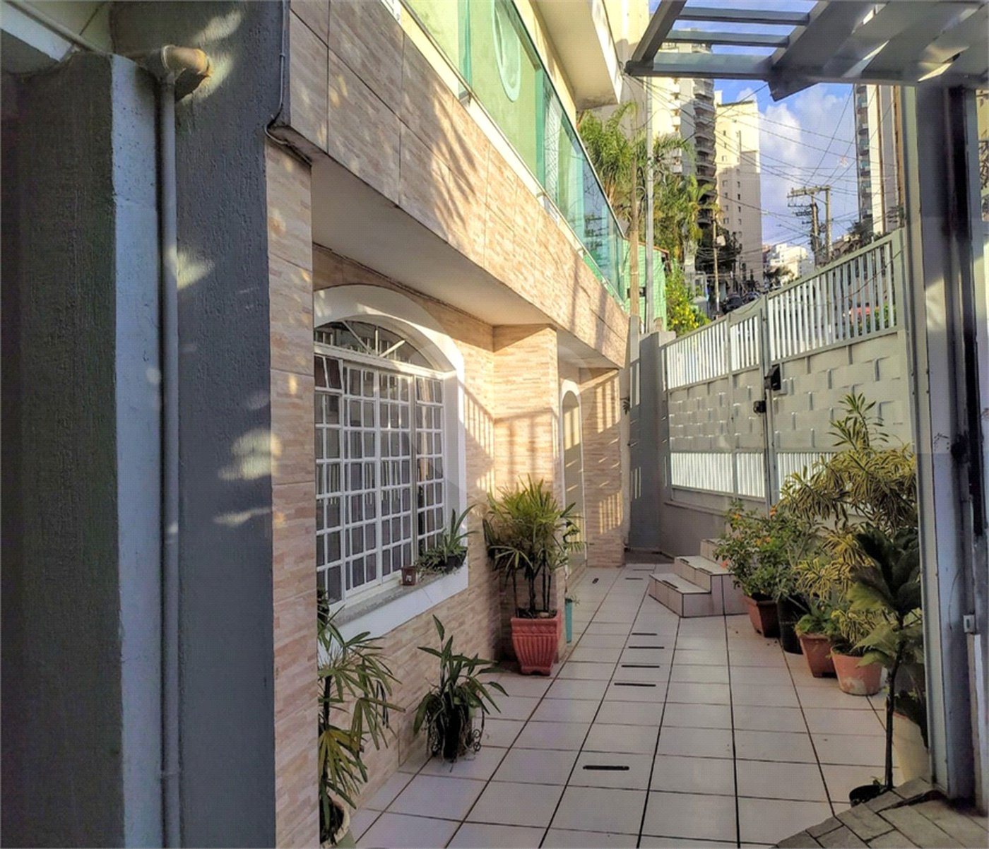 Casa à venda com 10 quartos, sendo 1 suíte, em Santa Teresinha, São Paulo, SP