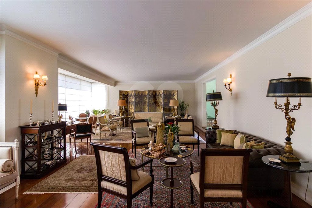 Apartamento à venda com 4 quartos, sendo 2 suítes, em Real Parque, São Paulo, SP