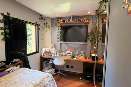 Apartamento à venda com 3 quartos, sendo 1 suíte,  em Vila Paulicéia, São Paulo, SP