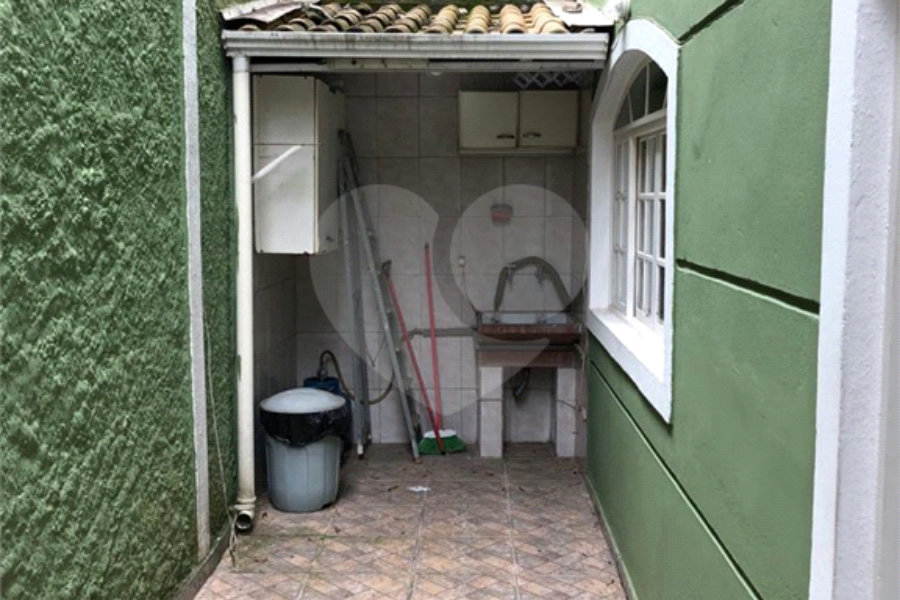 Casa à venda com 3 quartos, sendo 1 suíte, no condomínio Jardim das Pedras, São Paulo - SP