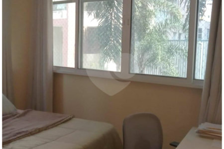 Apartamento mobiliado com 49 m² de área útil, 1 quarto, à venda na Bela Vista
