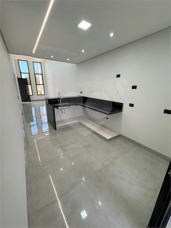 Casa Térrea NOVA 03 dormitórios sendo 1 suíte master – Condomínio, Piracicaba-SP.