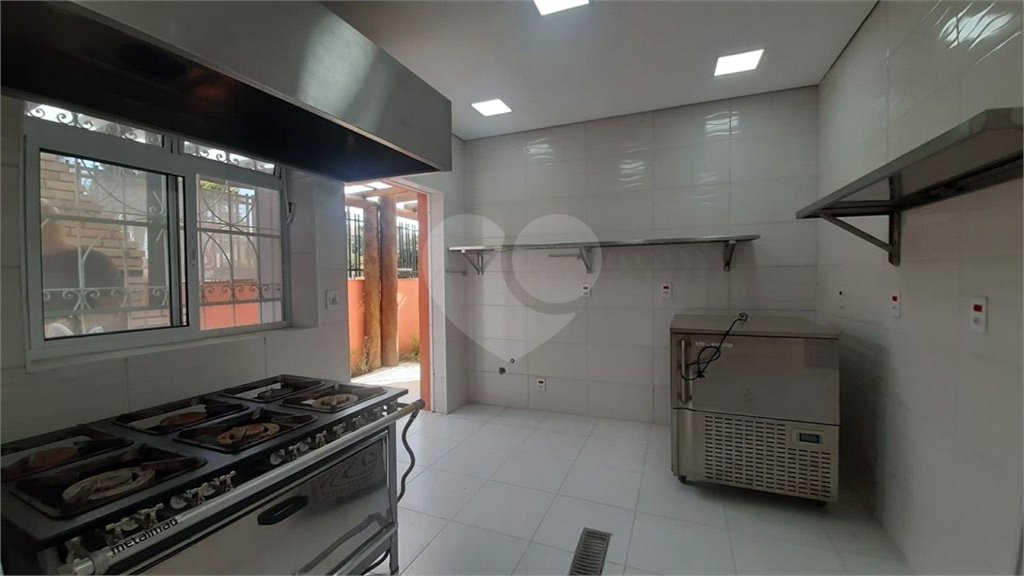 EXCELENTE CASA COMERCIAL EM ESQUINA, OPORTUNA E MAIS QUE ESPECIAL. Venha Conferir.