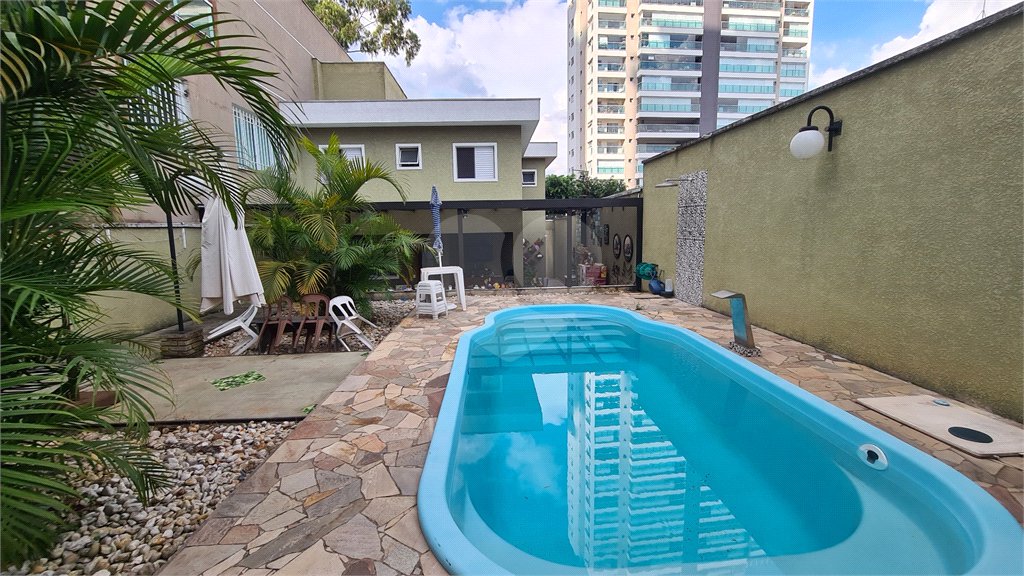 Sobrado à venda com 4 quartos, sendo 2 suítes, em Santa Teresinha, São Paulo, SP