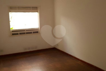Casa à venda com 4 quartos em Vila Clementino, São Paulo, SP