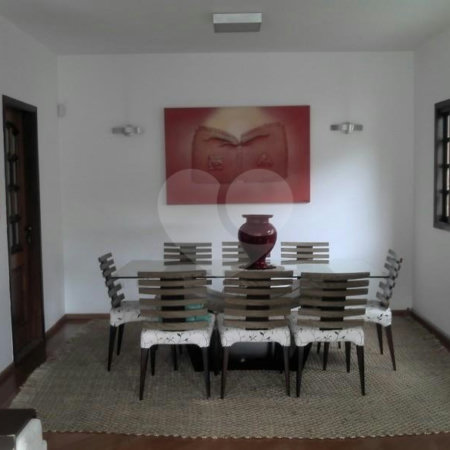 Sobrado à venda com 3 quartos, sendo 1 suíte, em Fazenda Morumbi, São Paulo, SP