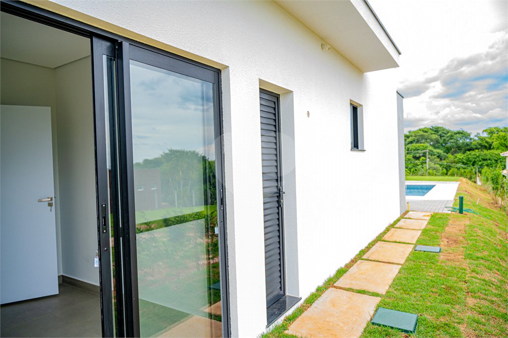 Casa à venda com 3 suítes no condomínio Village Saint Charbel, Araçoiaba da Serra - SP