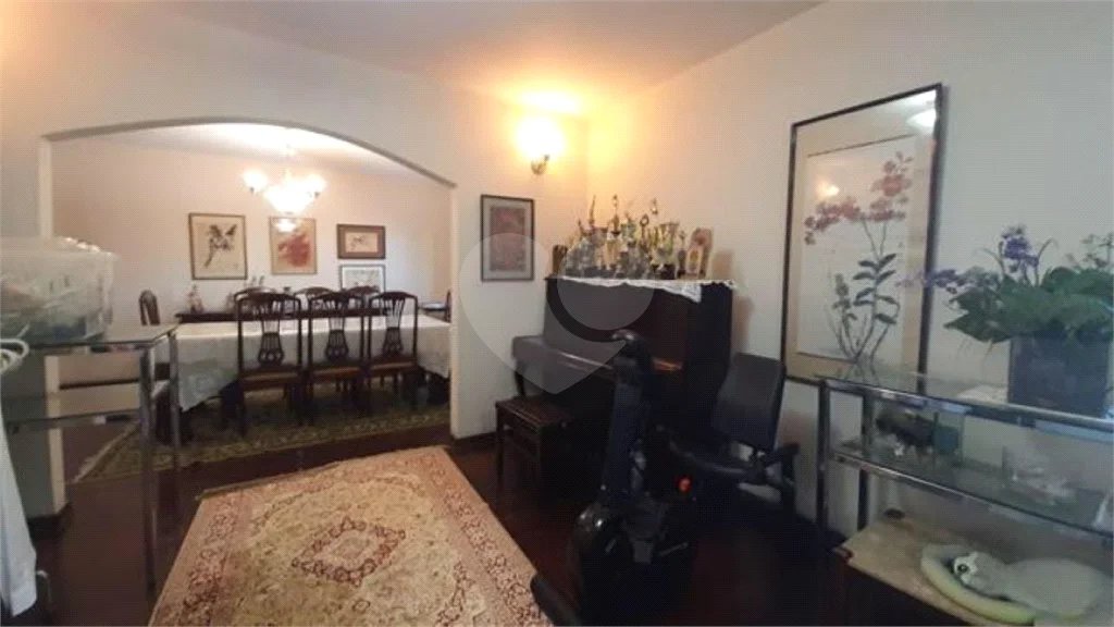 Casa à venda com 4 quartos, sendo 2 suítes, em MORUMBI, São Paulo, SP