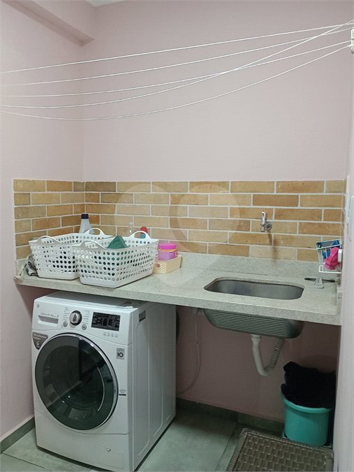 Sobrado à venda com 3 quartos, sendo 1 suíte,  em Jardim Guairaca, São Paulo, SP
