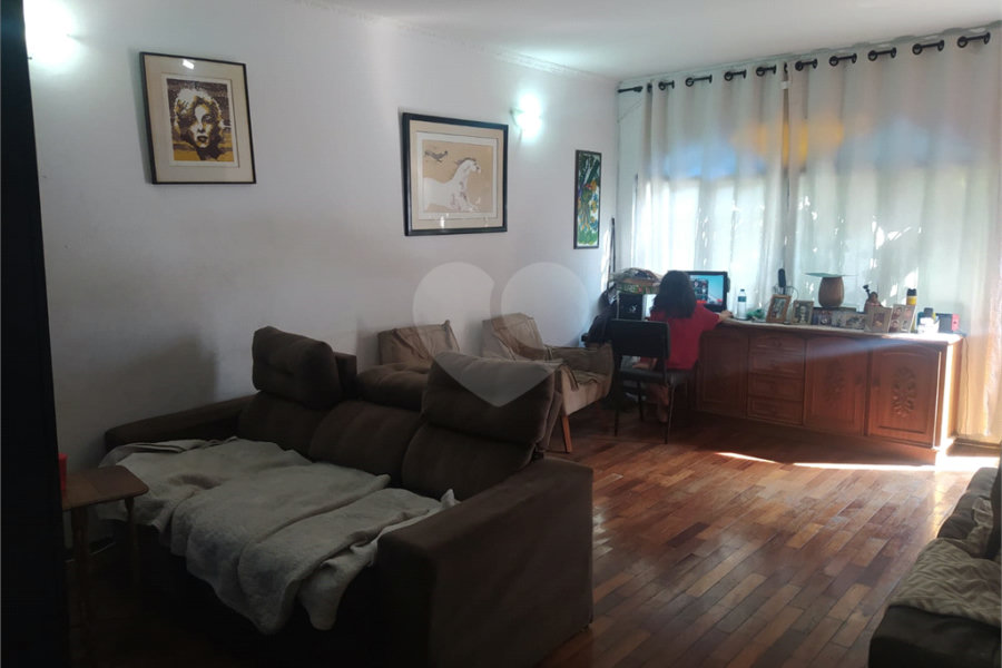 Sobrado à venda com 3 quartos, sendo 1 suíte, em Tremembé, São Paulo, SP