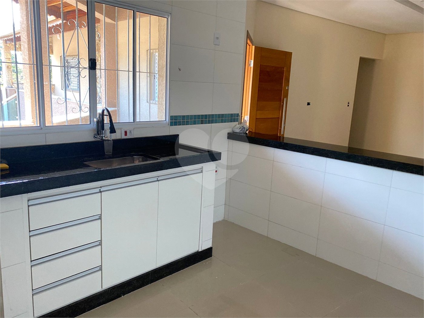 Sobrado para alugar com 4 quartos em Campos de Atibaia, Atibaia, SP