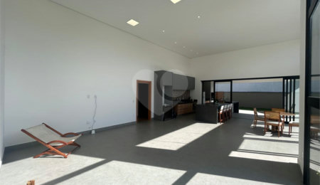 Casa à venda com 3 suítes no condomínio Alphaville Castelo, Itu - SP