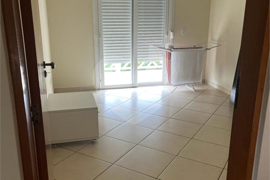 Casa à venda com 4 quartos, sendo 1 suíte, no condomínio Estancia da Serra / Residencial Nova Mairipora, Mairiporã - SP