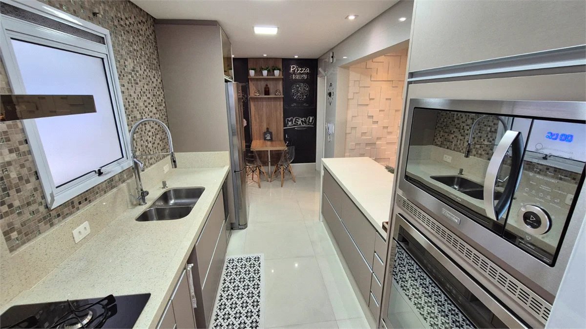 Apartamento à venda com 3 quartos, sendo 1 suíte,  em Jardim Arpoador, São Paulo, SP