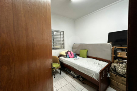 Casa à venda com 4 quartos, sendo 2 suítes, em Vila Buenos Aires, São Paulo, SP