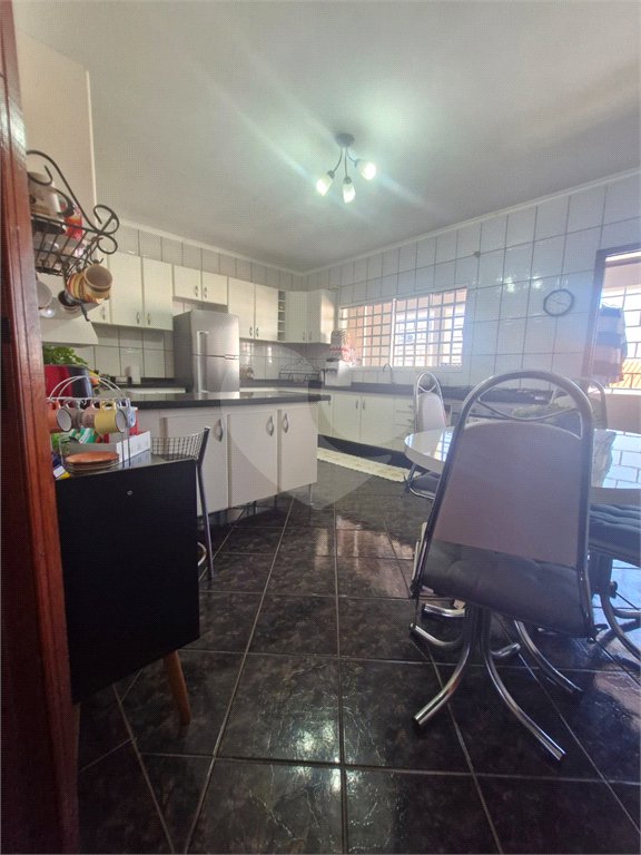 Casa à venda com 4 quartos, sendo 1 suíte, em Jardim Planalto, Salto, SP
