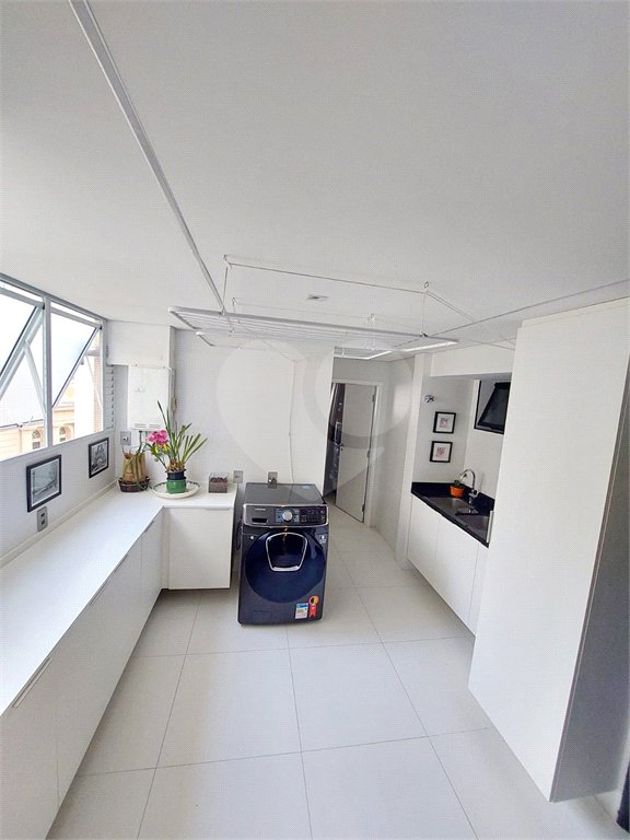 Apartamento à venda com 3 quartos, sendo 1 suíte,  em Santa Cecília, São Paulo, SP