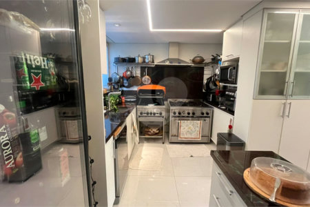 Apartamento à venda com 3 suítes em Vila Suzana, São Paulo, SP