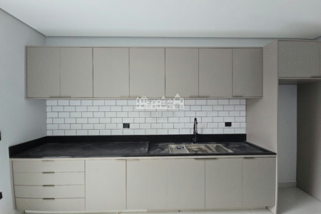 Casa térrea à venda com 3 quartos, sendo 1 suíte, no condomínio Portal Lamis, Atibaia - SP
