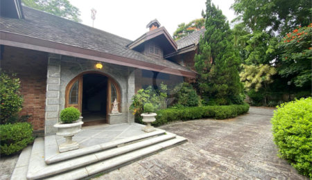 Casa à venda ou para alugar com 5 quartos, sendo 3 suítes,  em Fazenda Morumbi, São Paulo, SP