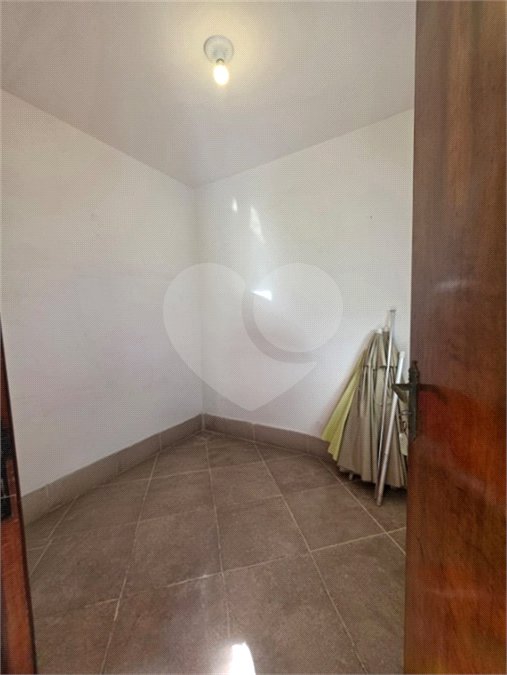 Casa à venda com 3 quartos, sendo 1 suíte, no condomínio Estância Marambaia, Vinhedo - SP