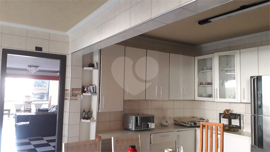 Sobrado à venda com 4 quartos, sendo 1 suíte, em Vila Nova Cachoeirinha, São Paulo, SP