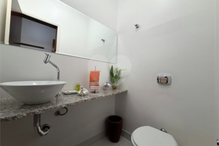 Casa à venda com 4 quartos, sendo 1 suíte, no condomínio Taquaral, São Paulo - SP