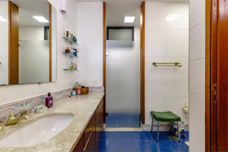 Casa à venda com 4 quartos, sendo 2 suítes, em Jardim Everest, São Paulo, SP