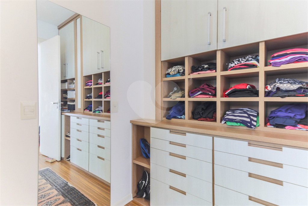 Casa à venda com 5 suítes no condomínio Chácara Flora, São Paulo - SP