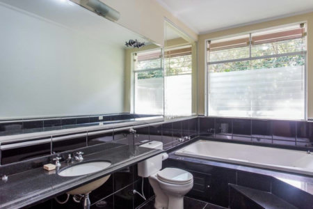 Casa para alugar com 4 suítes no condomínio Chácara Flora, São Paulo - SP
