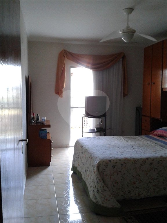 Sobrado à venda com 3 quartos em Vila Dona Augusta, São Paulo, SP