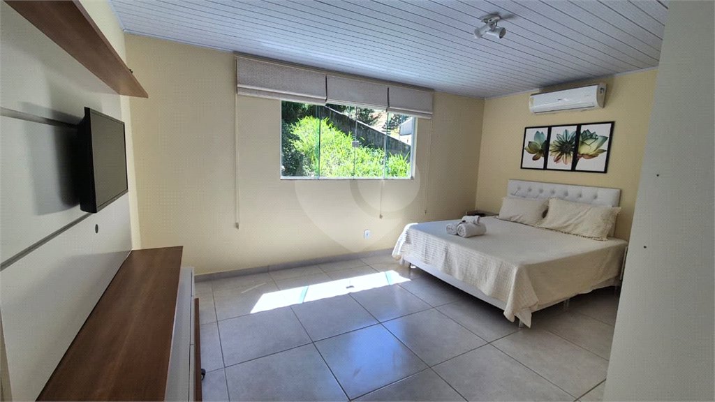 Casa à venda com 6 quartos, sendo 4 suítes, em Ferradura, Armação dos Búzios, RJ