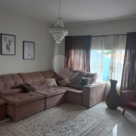 Casa Térrea à venda com 3 quartos, sendo 1 suíte,  em Vila Oliveira, Mogi das Cruzes, SP