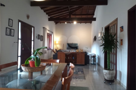 Casa à venda ou para alugar com 3 quartos, sendo 1 suíte, no condomínio Recanto Florido, Vinhedo - SP